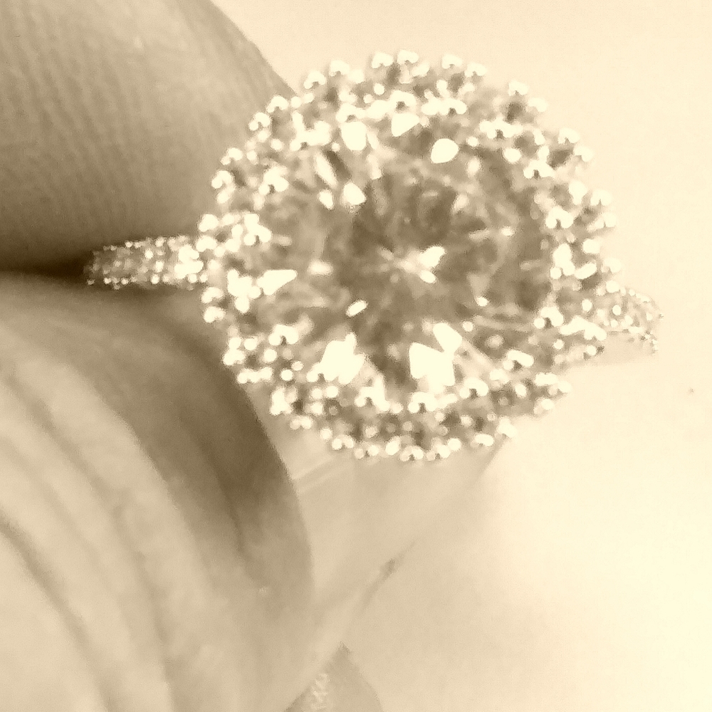 Woman's ring - Picture 5 of 8